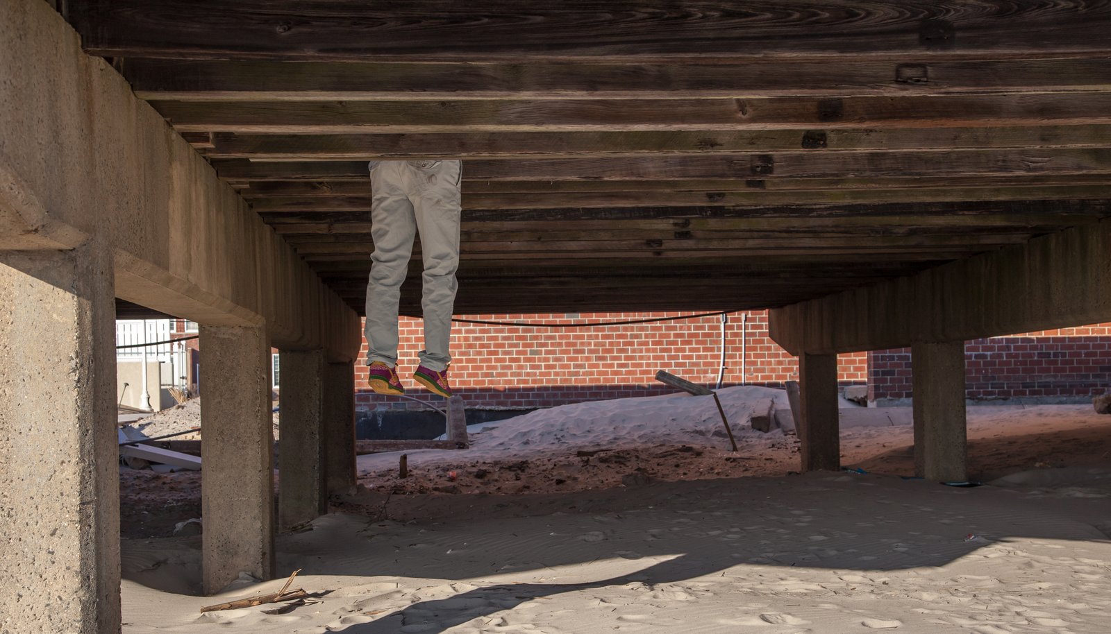 art-of-sandy-mo-feet-hanging-long beach-21.jpg